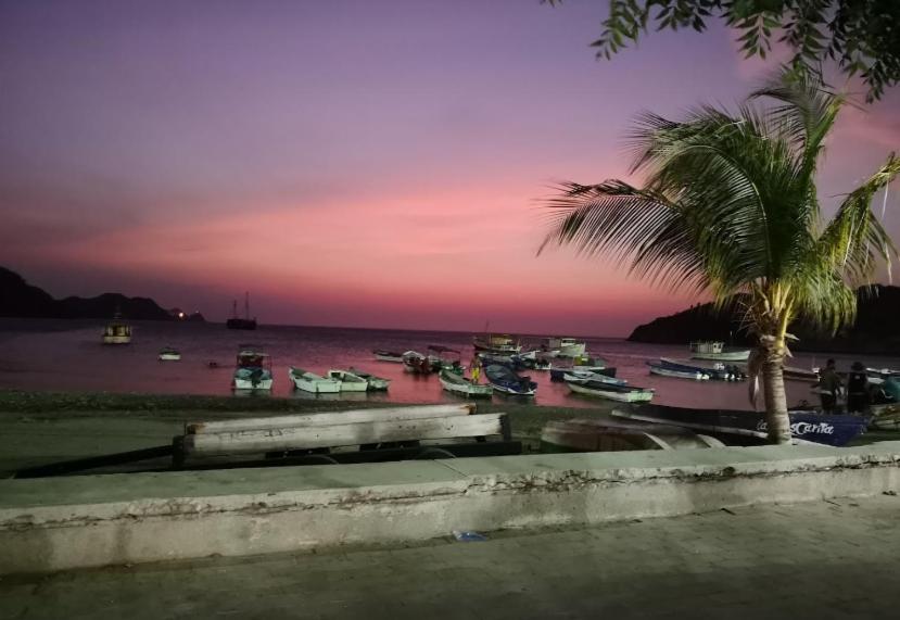 Hostal Taganga Sunset Exterior photo